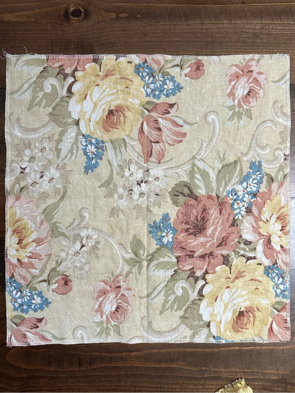 Vintage Floral Cloth Napkins Set of 6 Cottage Grandmillennial 16.5”